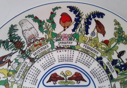 Large, vintage Wedgewood calendar plate. Robin sixth series. 1976.