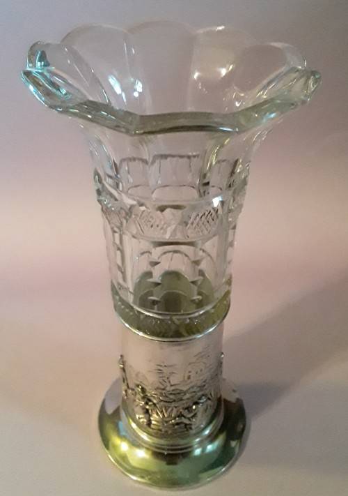 Solid silver Arts and Crafts vase by Nathan and Hayes. Chester, 1904.