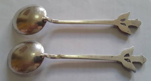 Pair of sterling silver spoons.  Weight:  19.13g