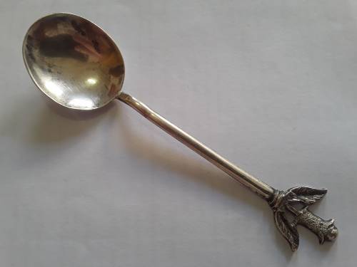 Pair of sterling silver spoons.  Weight:  19.13g