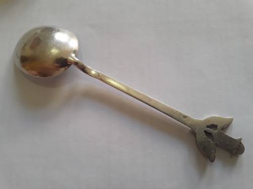 Pair of sterling silver spoons.  Weight:  19.13g