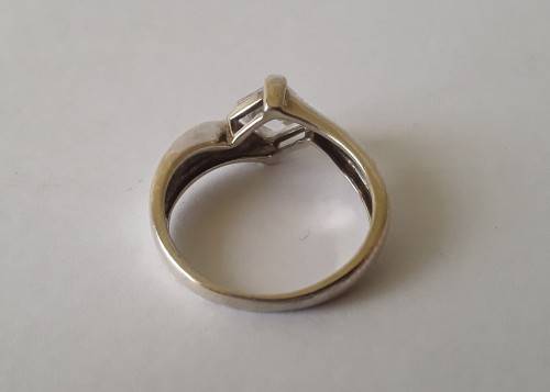 Designer `Diamonique` sterling silver ring with CZ stone. Size: N (17mm)