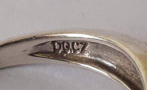 Designer `Diamonique` sterling silver ring with CZ stone. Size: N (17mm)