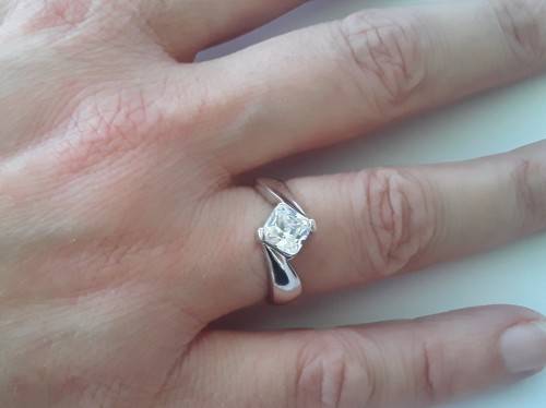 Designer `Diamonique` sterling silver ring with CZ stone. Size: N (17mm)