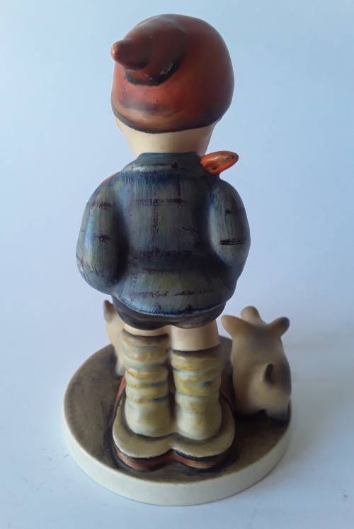Lovely Vintage Goebel Hummel `Farm Boy With Pigs` Figurine. H: 14,5 cm