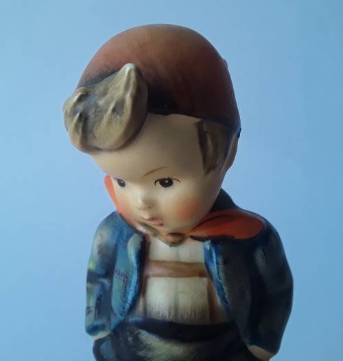Lovely Vintage Goebel Hummel `Farm Boy With Pigs` Figurine. H: 14,5 cm