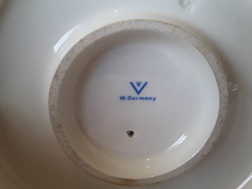 Lovely Vintage Goebel Hummel `Farm Boy With Pigs` Figurine. H: 14,5 cm