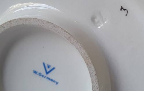 Lovely Vintage Goebel Hummel `Farm Boy With Pigs` Figurine. H: 14,5 cm