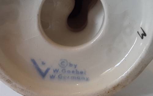 Sweet Vintage Goebel Hummel `Flower Girl` Figurine. Circa 1960`s. H: 8,5 cm