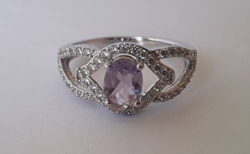 925 sterling silver ring with lilac stone. Size: N1/2 (17.3mm)
