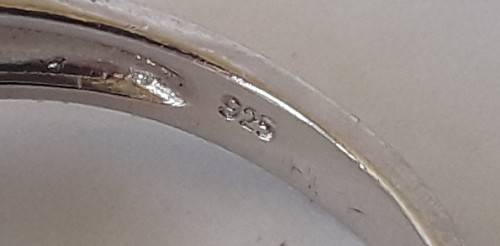 925 sterling silver ring with lilac stone. Size: N1/2 (17.3mm)