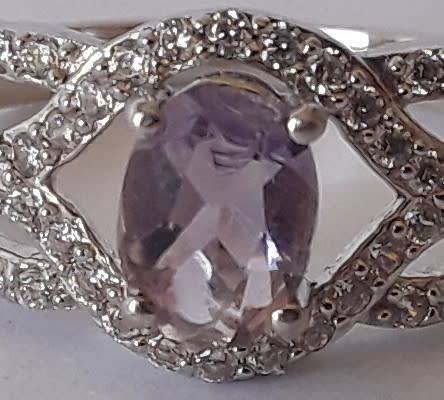 925 sterling silver ring with lilac stone. Size: N1/2 (17.3mm)