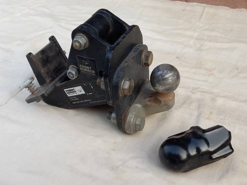Tow Bar Front Runner for Land Rover Discovery 3 and 4.