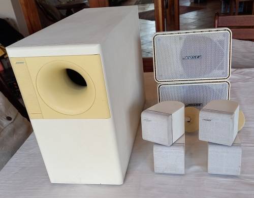 BOSE Speaker System white.