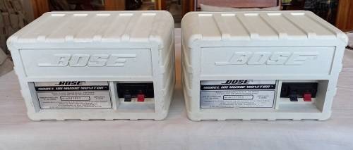 BOSE Speaker System white.