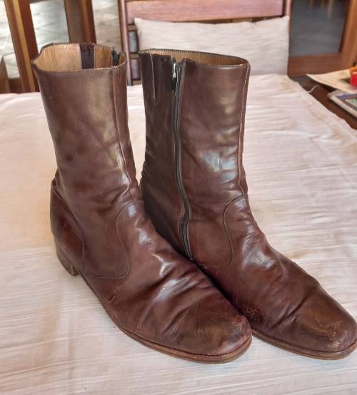 Dark brown leather gents boots, size 44 (10 UK).