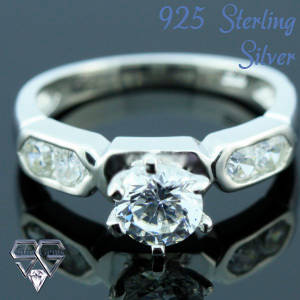 Solid 925 Sterling Silver & Russian AAA+ CZ ring size 9 # + 3.31g
