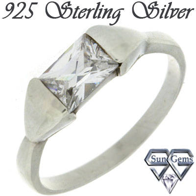 Solid 925 Sterling Silver & CZ ring size 5.5# + 2.59g