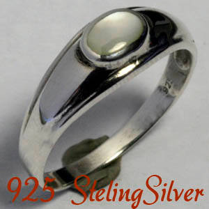 Solid 925 Sterling Silver & Natural Mined MOP ring size 7# + 1.94g