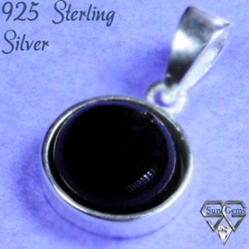 Solid 925 Sterling Silver & Onyx pendant 20mm + 1.72 g