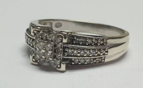 9ct White Gold Wedding Ring
