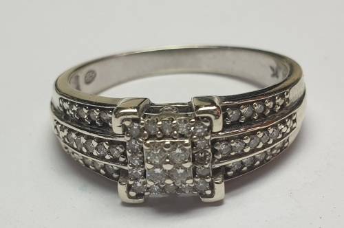 9ct White Gold Wedding Ring