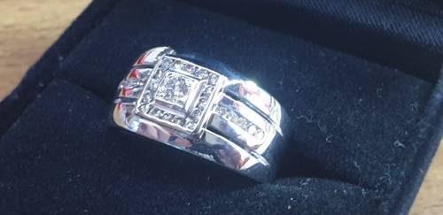 9ct White Gold Diamond Ring