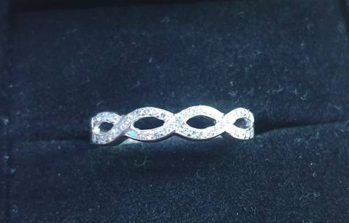 9ct White Gold Dimond Ring