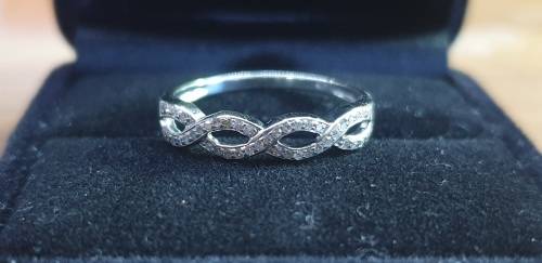 9ct White Gold Dimond Ring