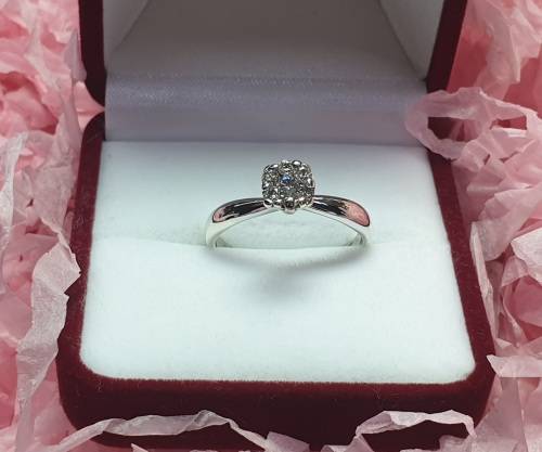 9ct White Gold Diamond Designer Ring