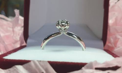 9ct White Gold Diamond Designer Ring