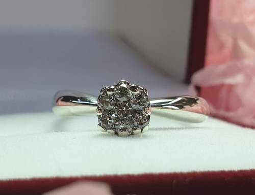 9ct White Gold Diamond Designer Ring