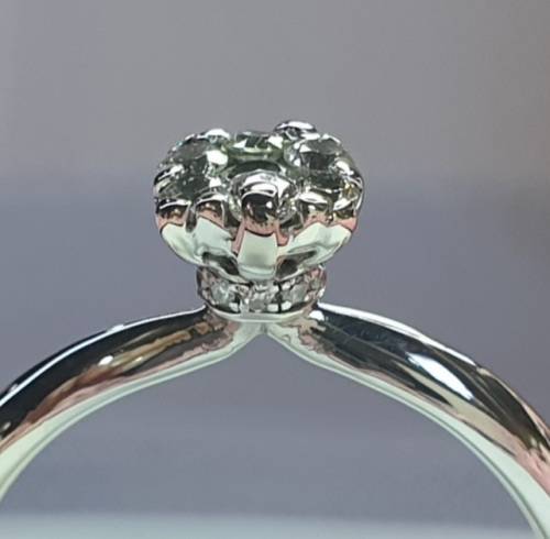 9ct White Gold Diamond Designer Ring