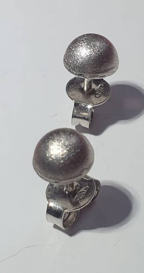 18ct White Gold Earrings