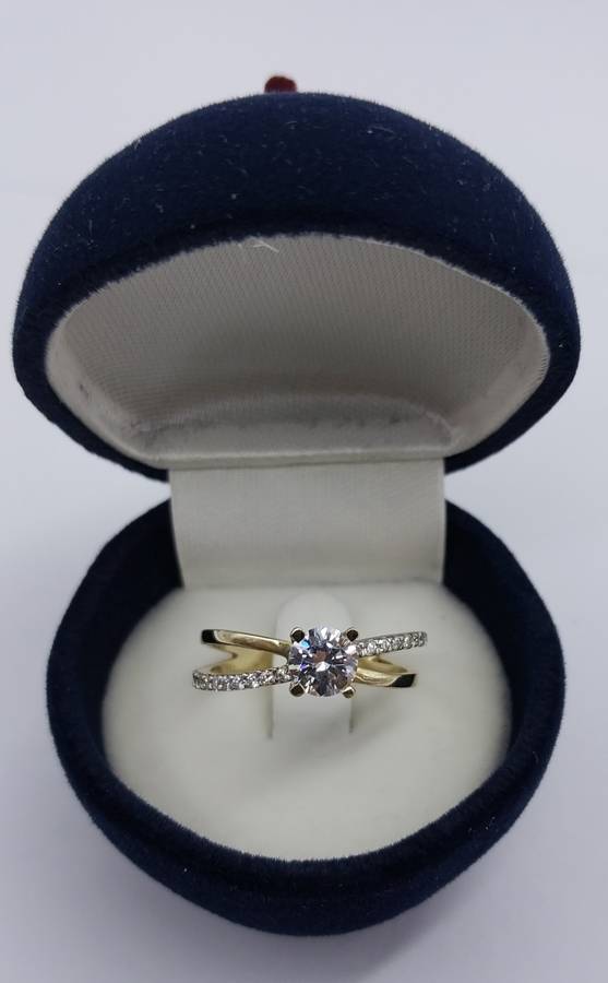 9ct YELLOW GOLD RING