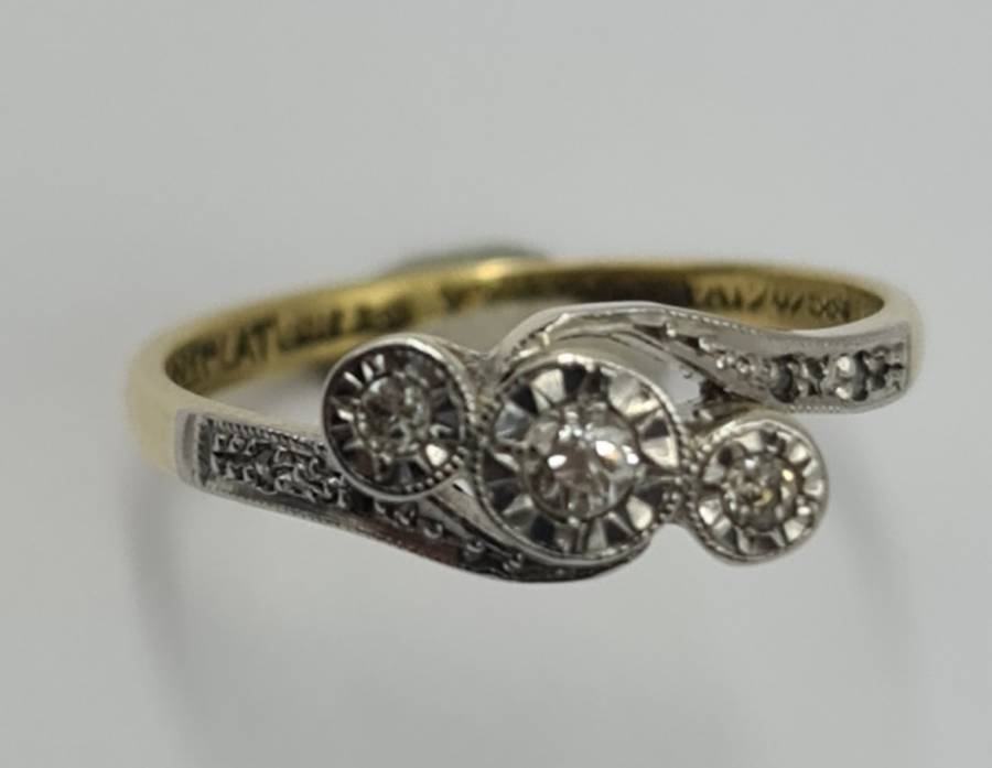 18ct WHITE GOLD and YELLOW GOLD DIAMOND RING