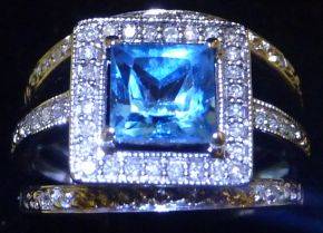 GENUINE DIAMOND & TOPAZ? SOLID 9 CT WHITE GOLD RING.
