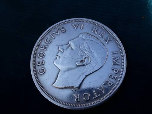 UP FOR GRABS!! 1947 SOUTH AFRICA 5*shillings COIN!!