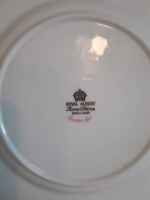 GORGEOUS! *ROYAL ALBERT* Linden Lea side plate!!