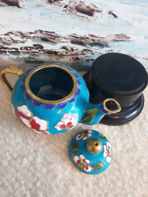 STUNNING Ornamental *CLOISONNÉ* mini Teapot on Bakelite stand!!