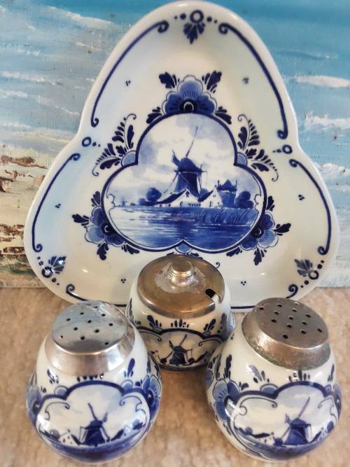BEAUTIFUL!! Genuine Vintage *DELFT* Blue and White CRUET SET!! 1 Bid!