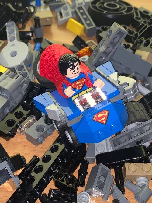 Lot Of Original LEGO Pieces - Including Superman Minifigures - R1 Start