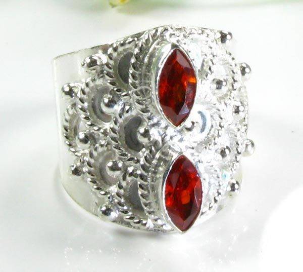NATURAL GARNET .925 SILVER RING