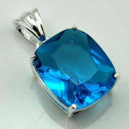 TOPNOTCH!!!!! BLUE TOPAZ PENDANT - 14CTS SILVER