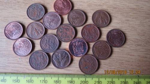 South African, 17 small copper 1 cents, some in mint condition, as per photo