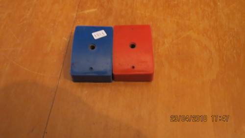 two magnets one red one blue, 5.5cm long, for magnetic therapy, as per photo