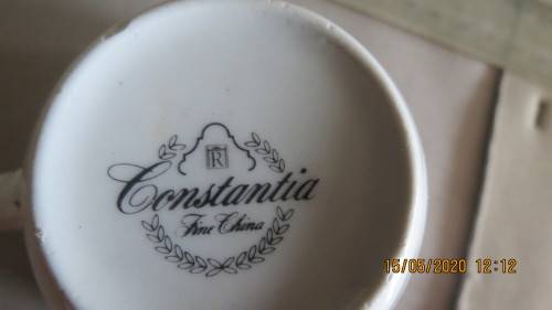 blue and white dinner set, 5 dinner plates, 4 side plates, 3 bowls...........,as per photo