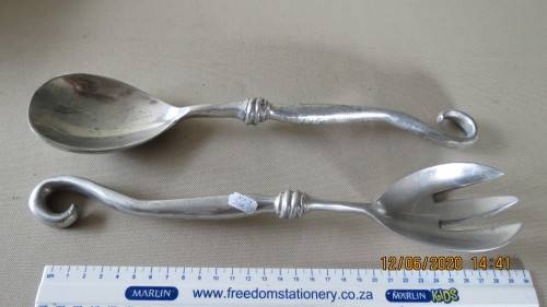 very attractive salad serving spoon and fork, 30cm long, as per photo