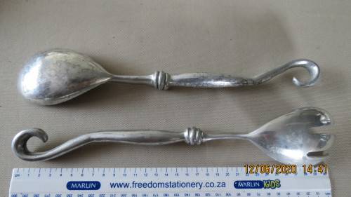 very attractive salad serving spoon and fork, 30cm long, as per photo