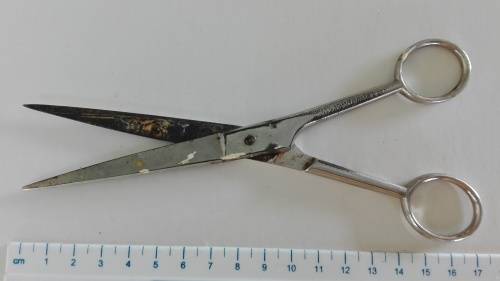 hairdressing scissors, as per photo